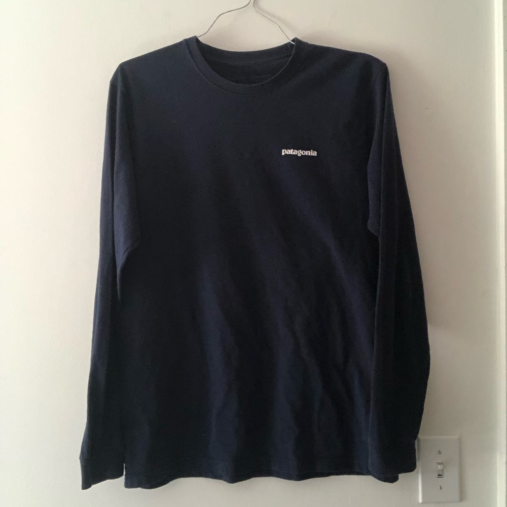 Patagonia Men’s Long-Sleeve P6 Responsibili-tee in Dark Navy Blue Size Medium